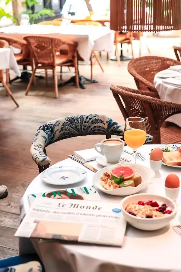 **  Hotel & Restaurant Marina Palamos Spain